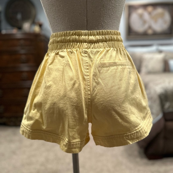 Forever 21 yellow high waisted shorts size medium - Picture 6 of 6